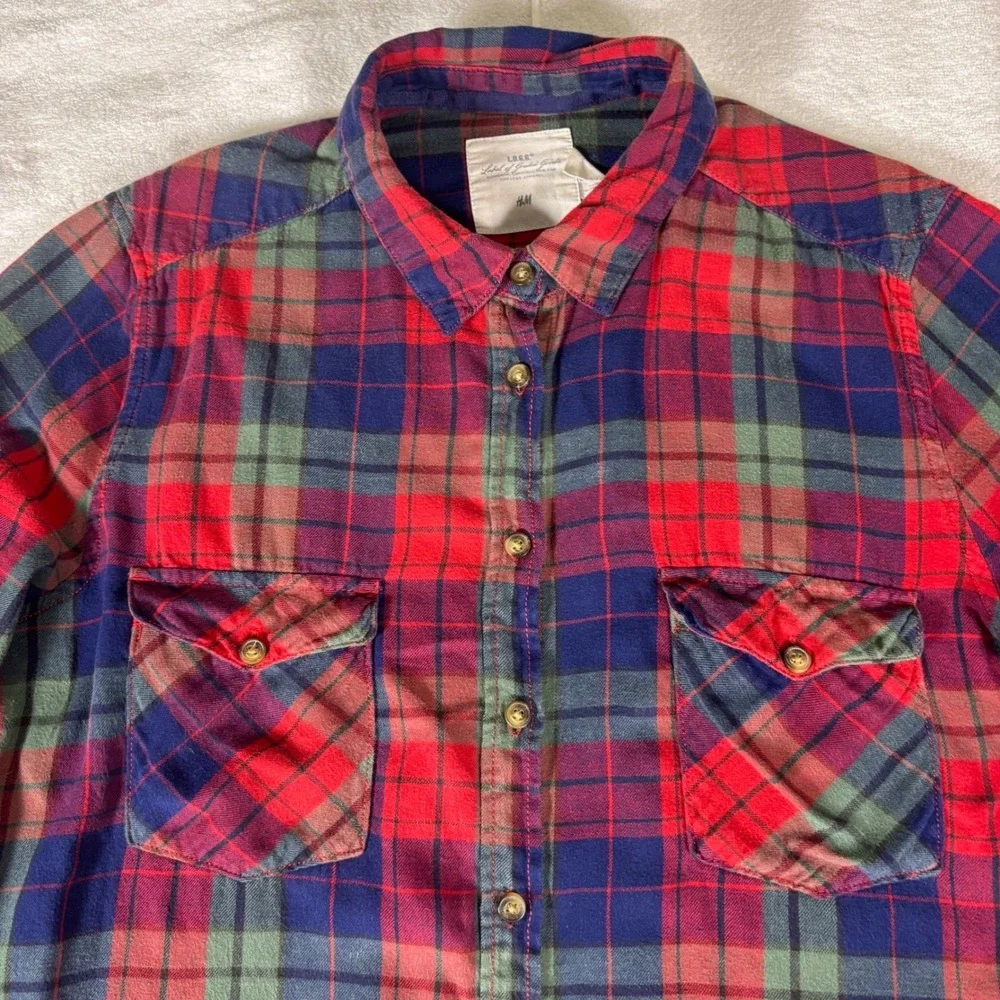 H&M classic button